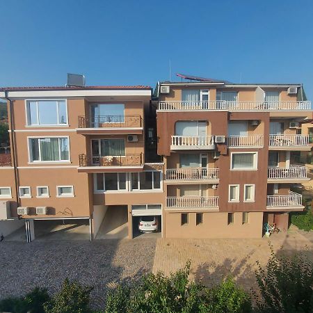 Guest House Rona - Free Parking And Sea View Sveti Vlas Eksteriør billede