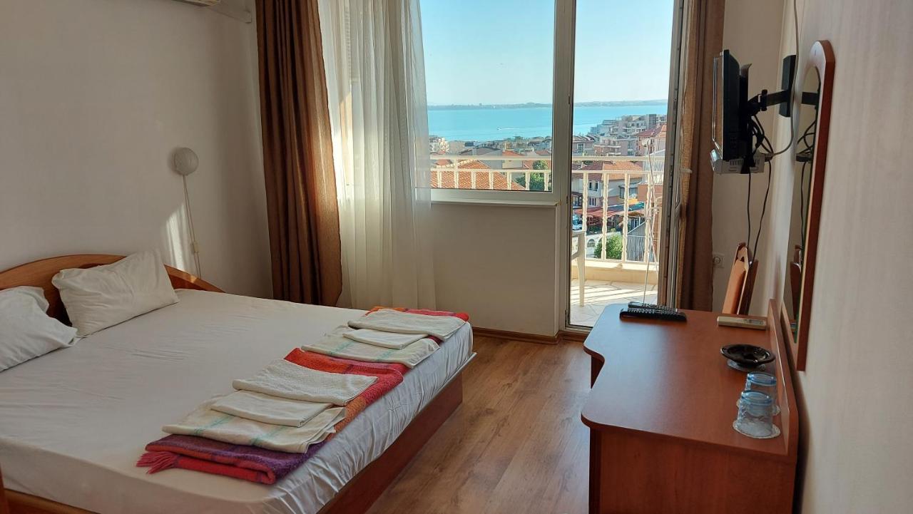 Guest House Rona - Free Parking And Sea View Sveti Vlas Eksteriør billede