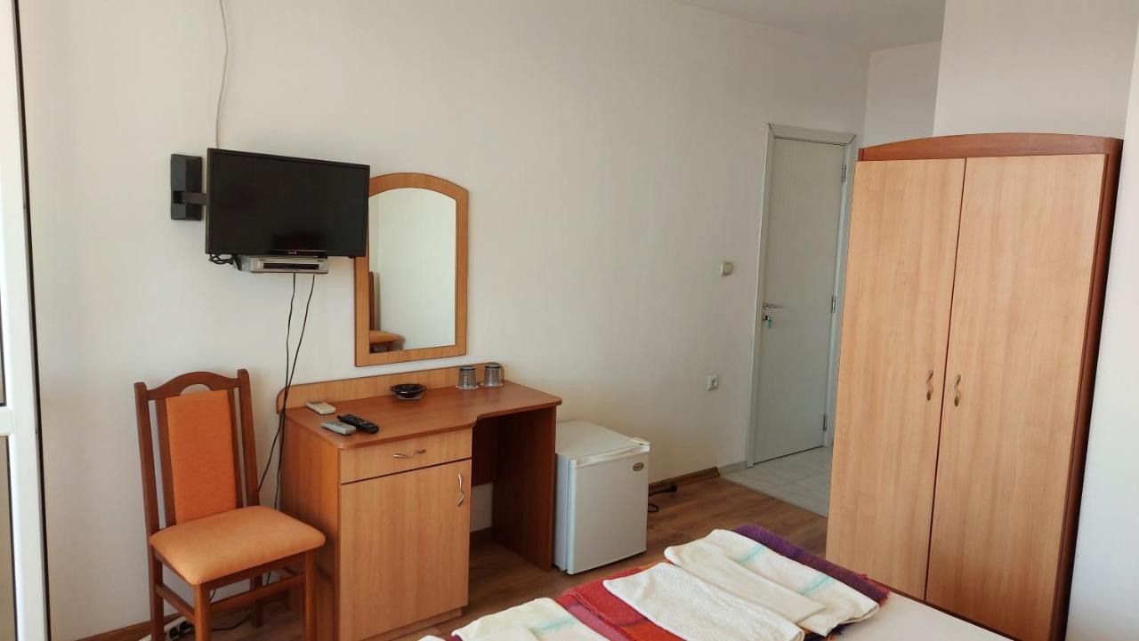 Guest House Rona - Free Parking And Sea View Sveti Vlas Eksteriør billede